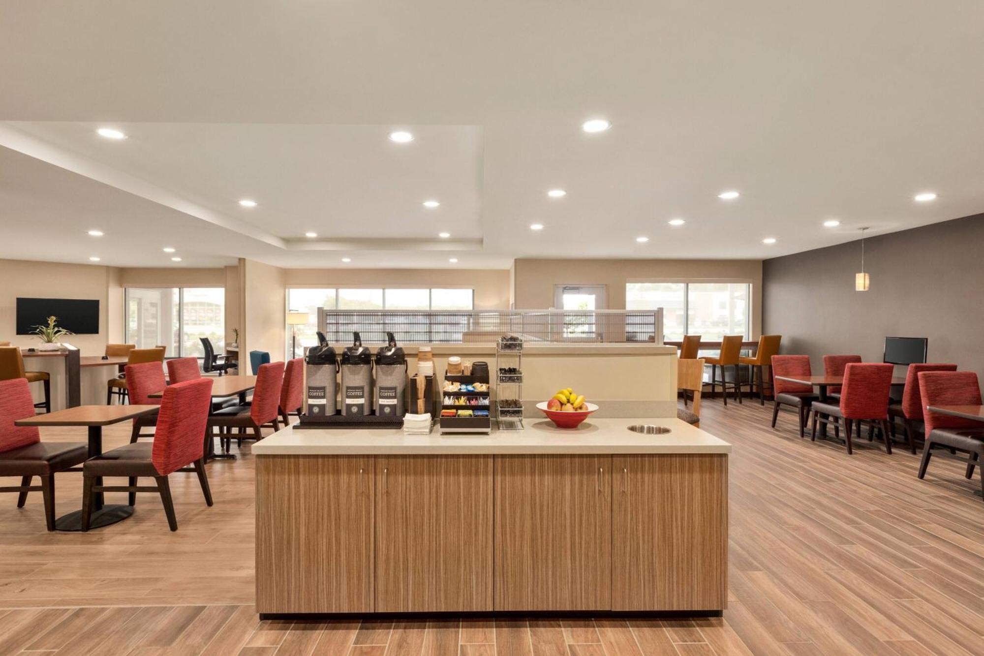 TownePlace Suites Cedar Rapids Marion Exterior foto
