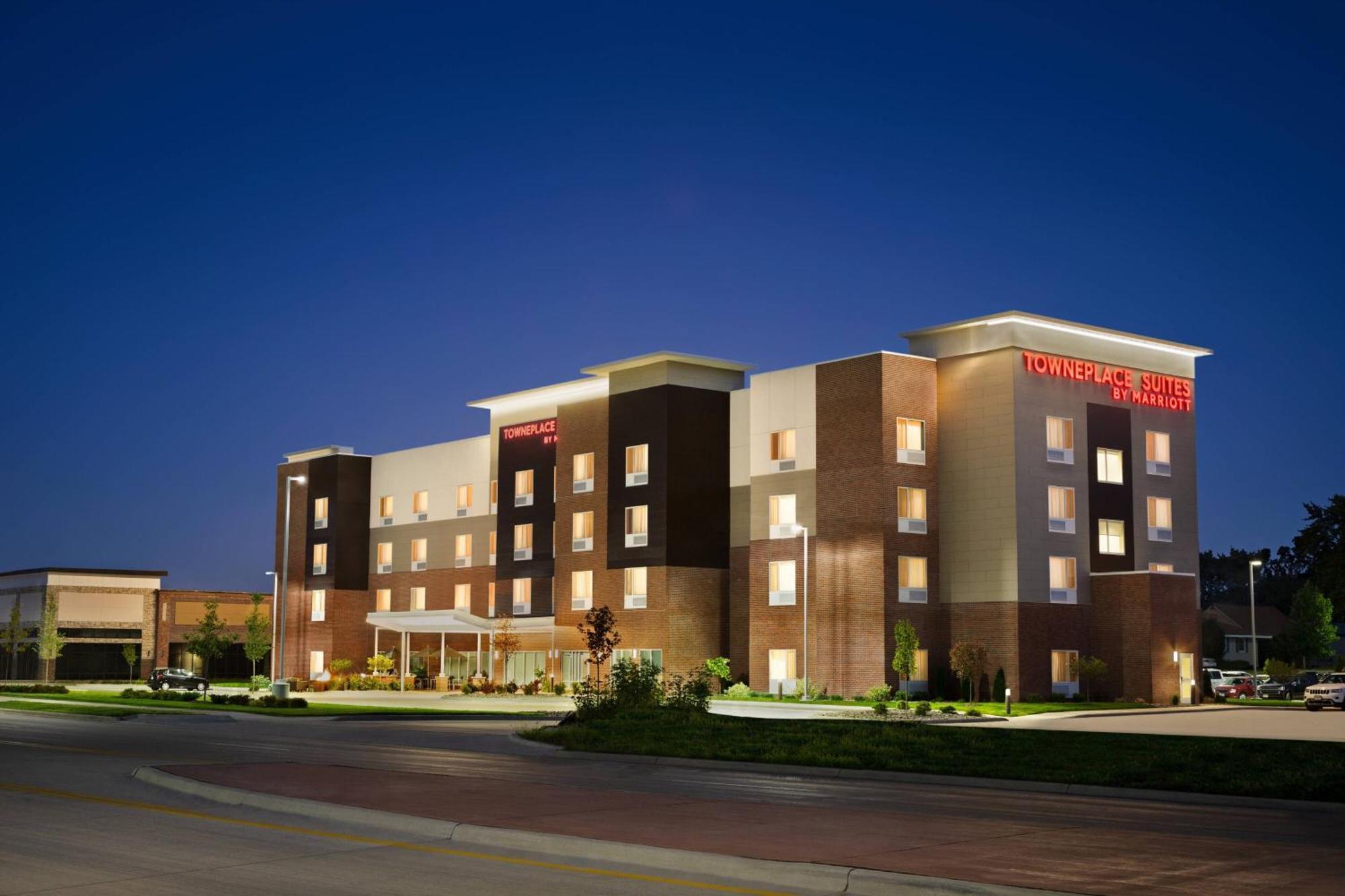 TownePlace Suites Cedar Rapids Marion Exterior foto